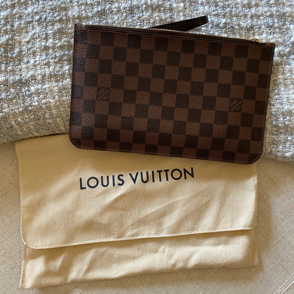 Louis Vuitton Neverfull Pouch
